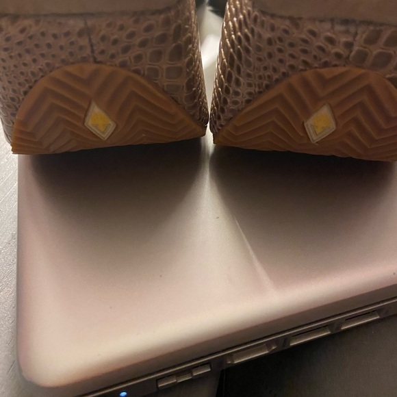 Volatile snakeskin high end thong wedges comfortable size 10 women’s - Picture 9 of 11